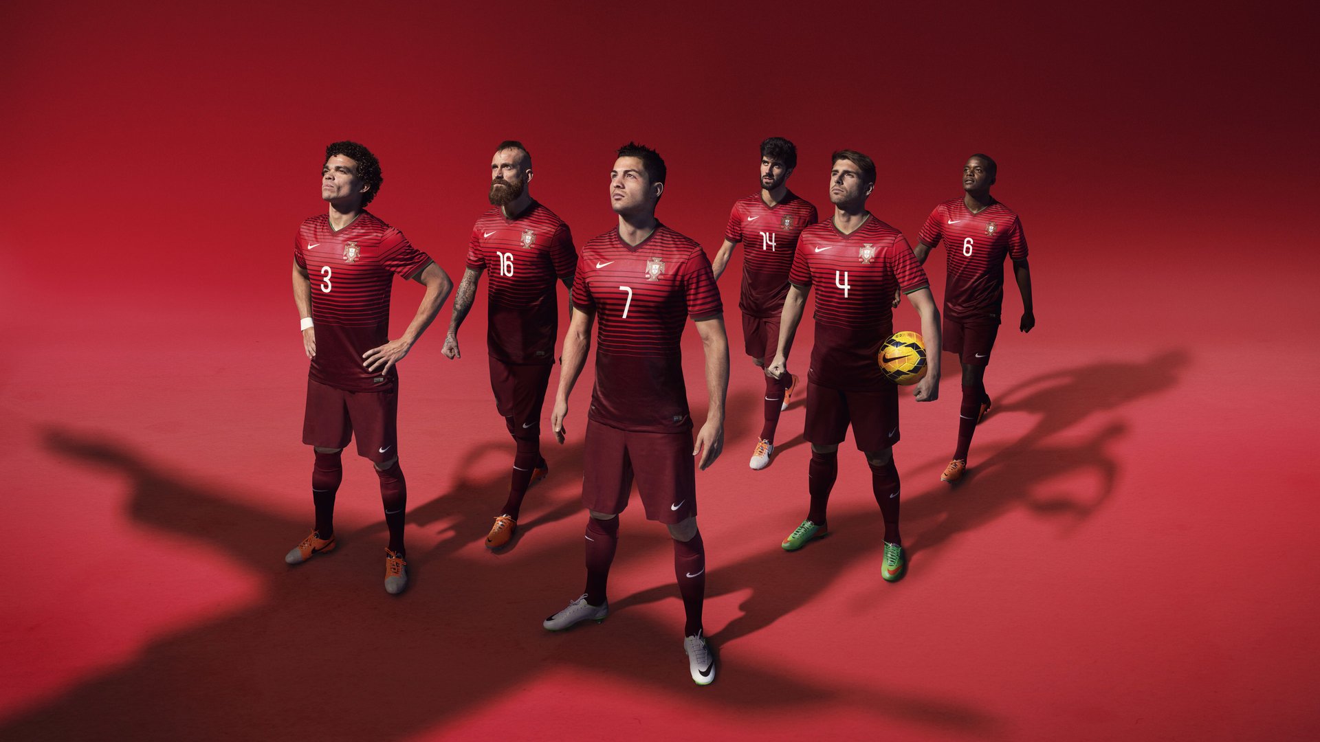 篮球新秀崛起，挑战霸主位置！，新秀崛起抢球动作